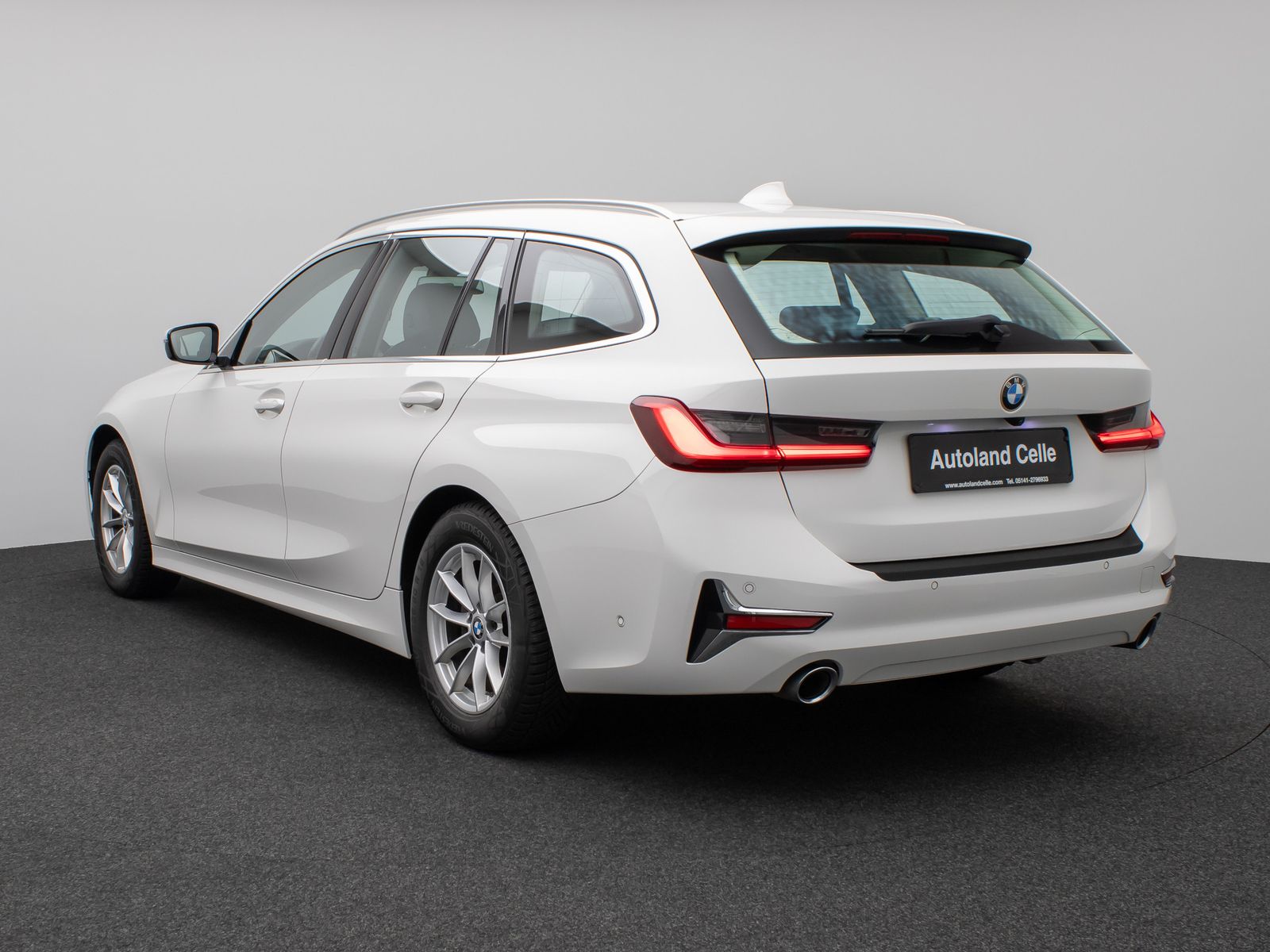 Fahrzeugabbildung BMW 320d  Luxury Line Panorama Kamera DAB AHK Alarm