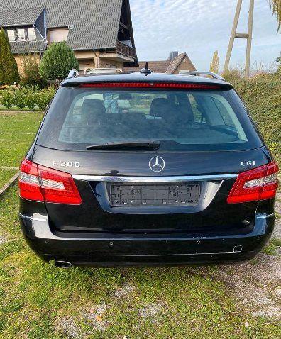 Mercedes-Benz E200 2011 — engine 184 HP (135kW)