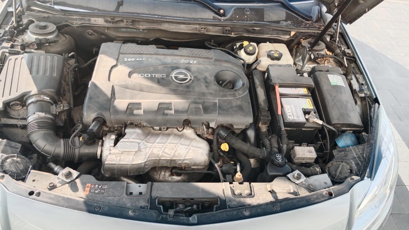 Opel Insignia 2011 — photo 13