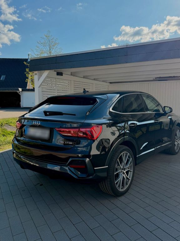 Image of Audi Q3