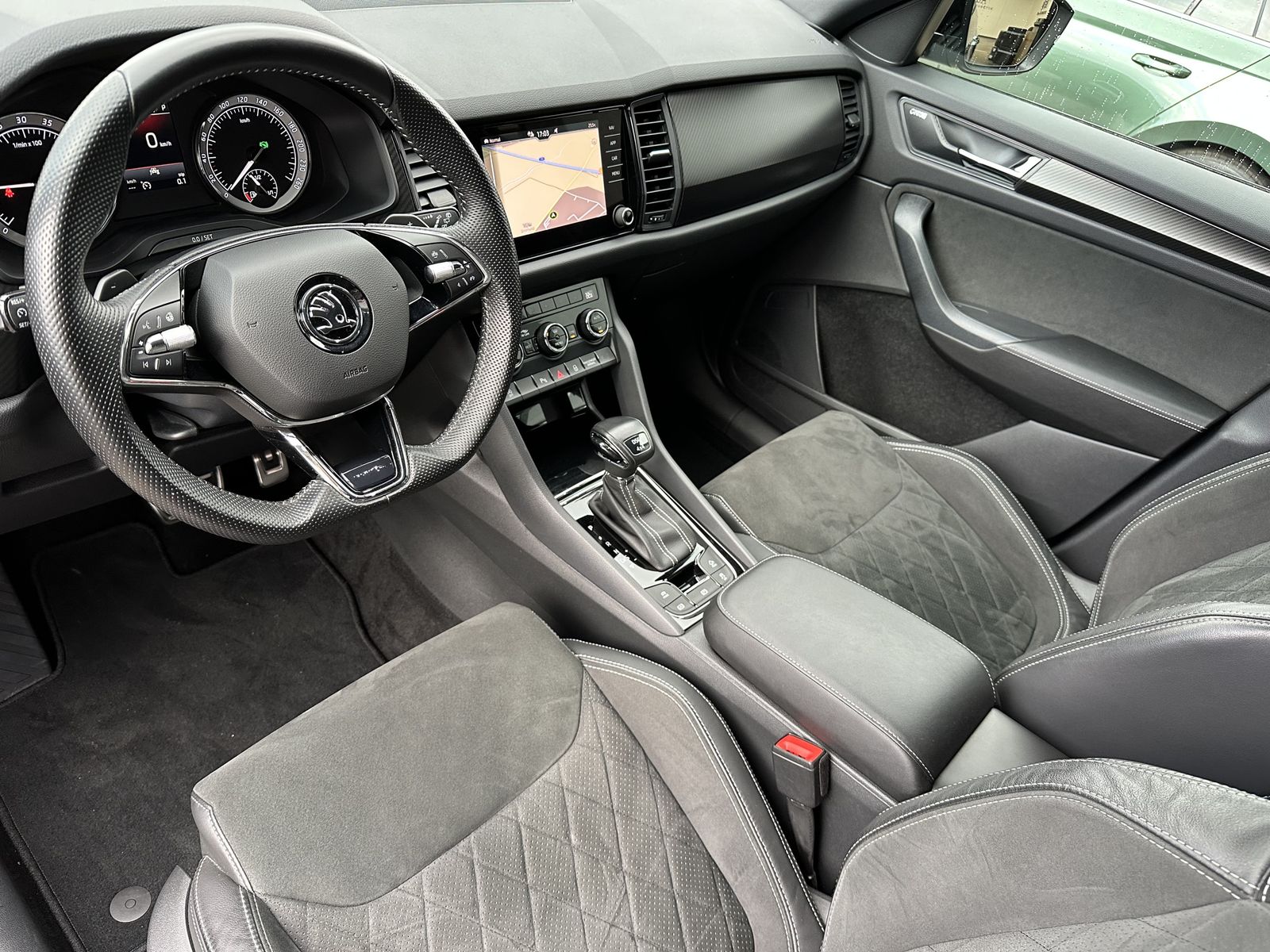 Fahrzeugabbildung SKODA Kodiaq 4x4 Sportline NAV+LED+AHK+19ZO+CANTON+1HD