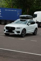 Volvo XC60 D5 AWD R Design Geartronic R Design - Volvo XC60 von privat