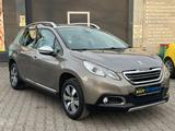Peugeot 2008 Allure/NAVI /TEILLEDER/AUTOMATIK/TÜV NEU - Peugeot 2008 in Stuttgart