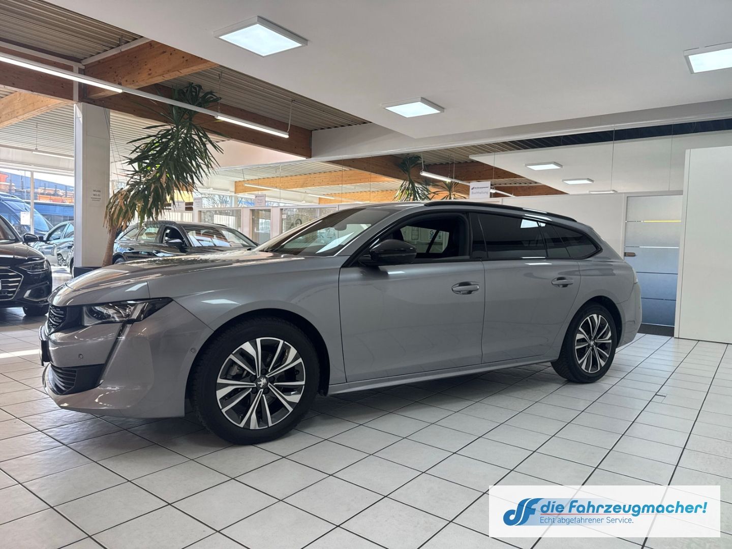 Fahrzeugabbildung Peugeot 508 SW Allure Pack 1.5 Navi ACC Apple CarPlay An