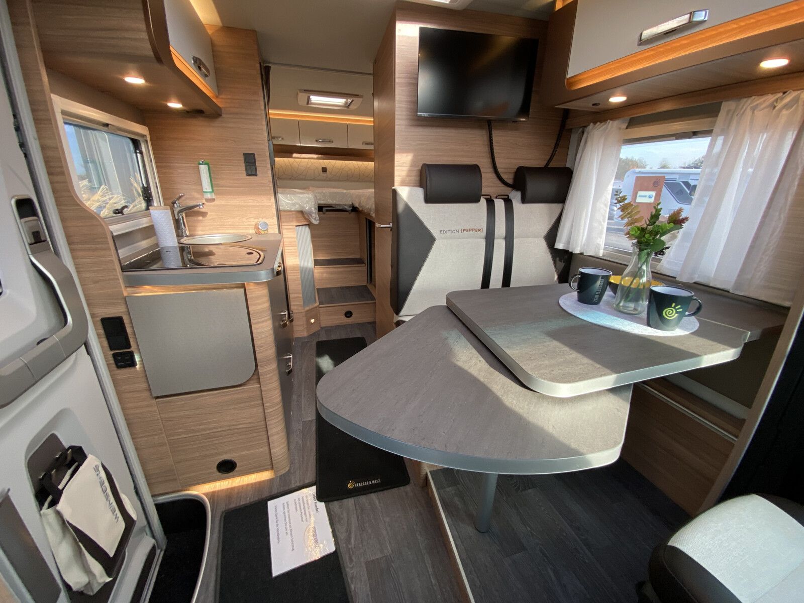 Fahrzeugabbildung Weinsberg CaraCompact MB EDITION PEPPER 640 MEG