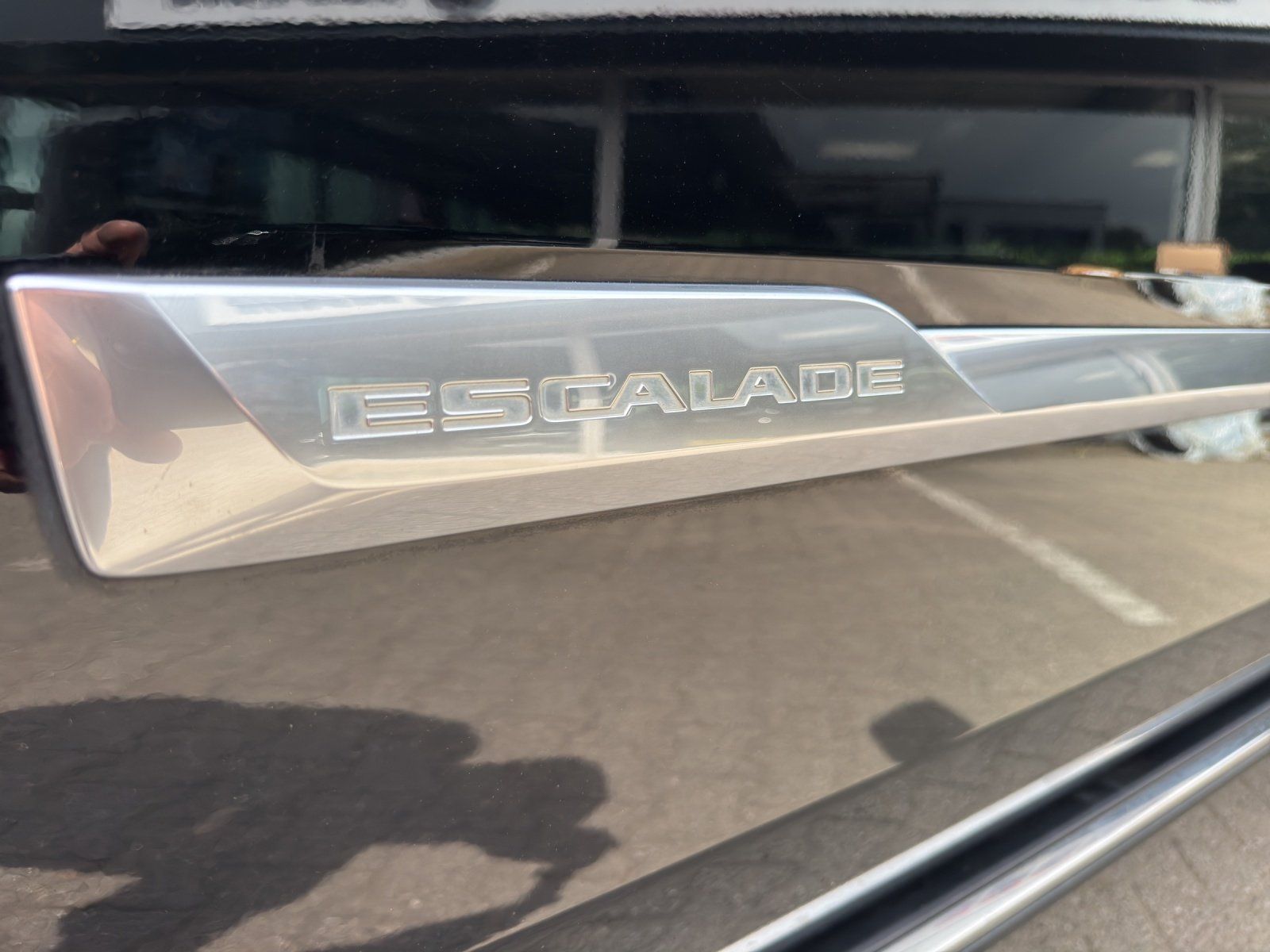 Fahrzeugabbildung Cadillac Escalade 6.2 V8 Platinum ESV // DT.Erstzulassung