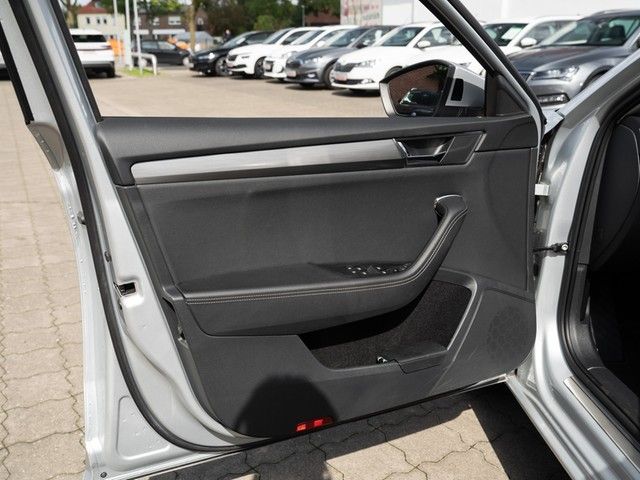 Superb Combi 2.0 TDI Style AHK+360°+MATRIX+NAVI