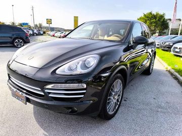 Porsche Cayenne - 2