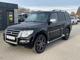 Mitsubishi Pajero 3.2 DI-D Top 2HD Xenon Scheckheft Leder - Mitsubishi Pajero in Bremen