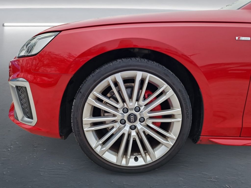 AUDI A4 2024