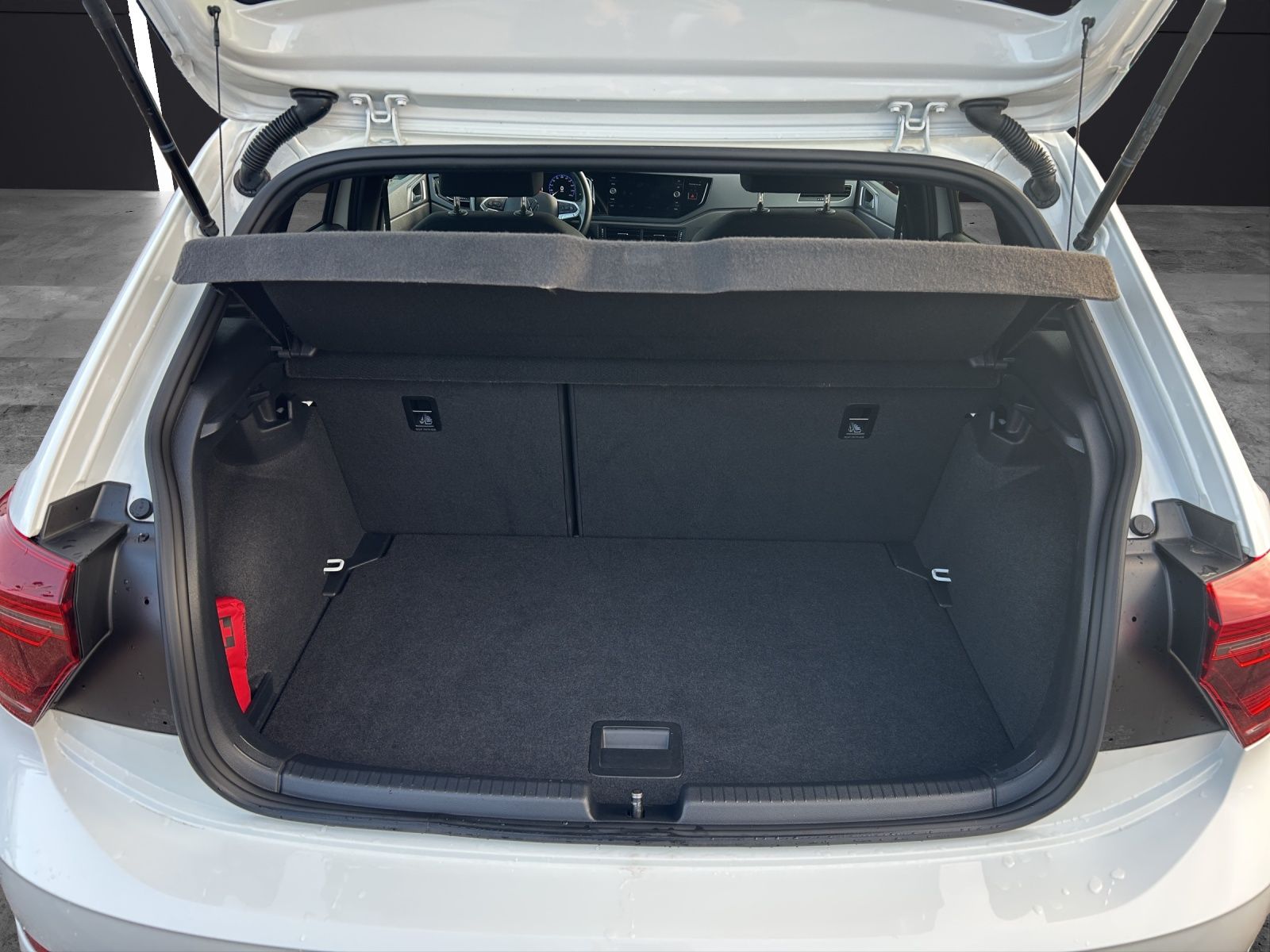 Fahrzeugabbildung Volkswagen Polo R-Line TSI DSG IQ.Light ACC SH AID RFK AppC