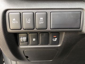 Fahrzeugabbildung Mitsubishi Eclipse Cross 2.4 Basis PLUG-IN-HYBRID