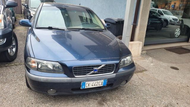 Volvo S60 2.4 benzina ..