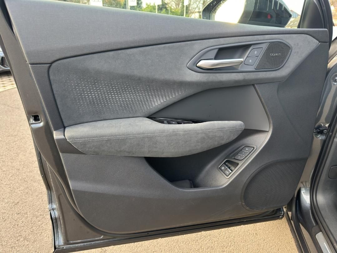 Fahrzeugabbildung Audi Q3 SUV e-hybrid Q3 e-hybrid 200 kW S tronic, Mat