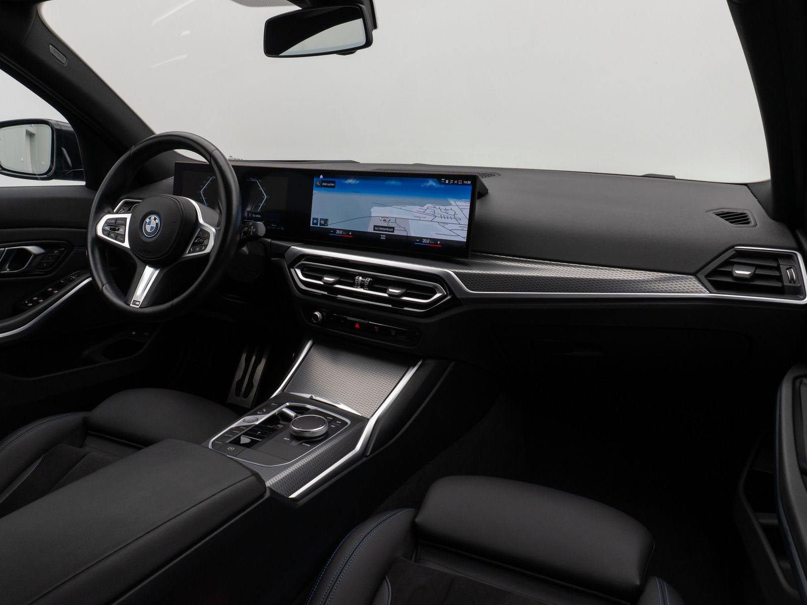 Fahrzeugabbildung BMW 330e M Sport Pro Kamera DAB CockPitPro Komfort