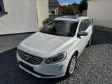 Volvo XC60 T5 Summum AWD/Navi/Xenon/AHK/Pano/StHz/Kam - Volvo: Awd