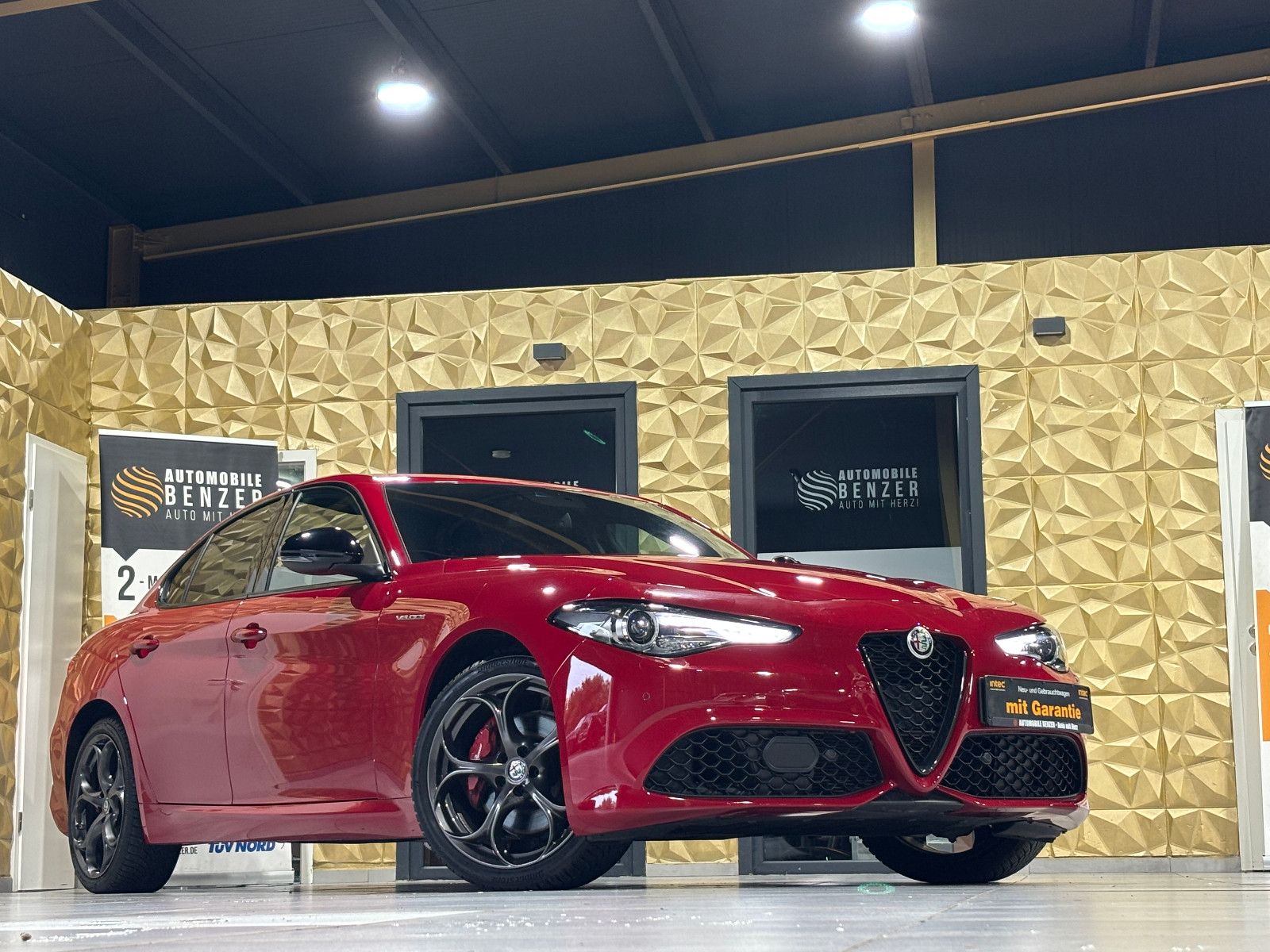 Fahrzeugabbildung Alfa Romeo Giulia Veloce Q4/ACC/MEMORY/KAMERA/NAVI/SOUND/
