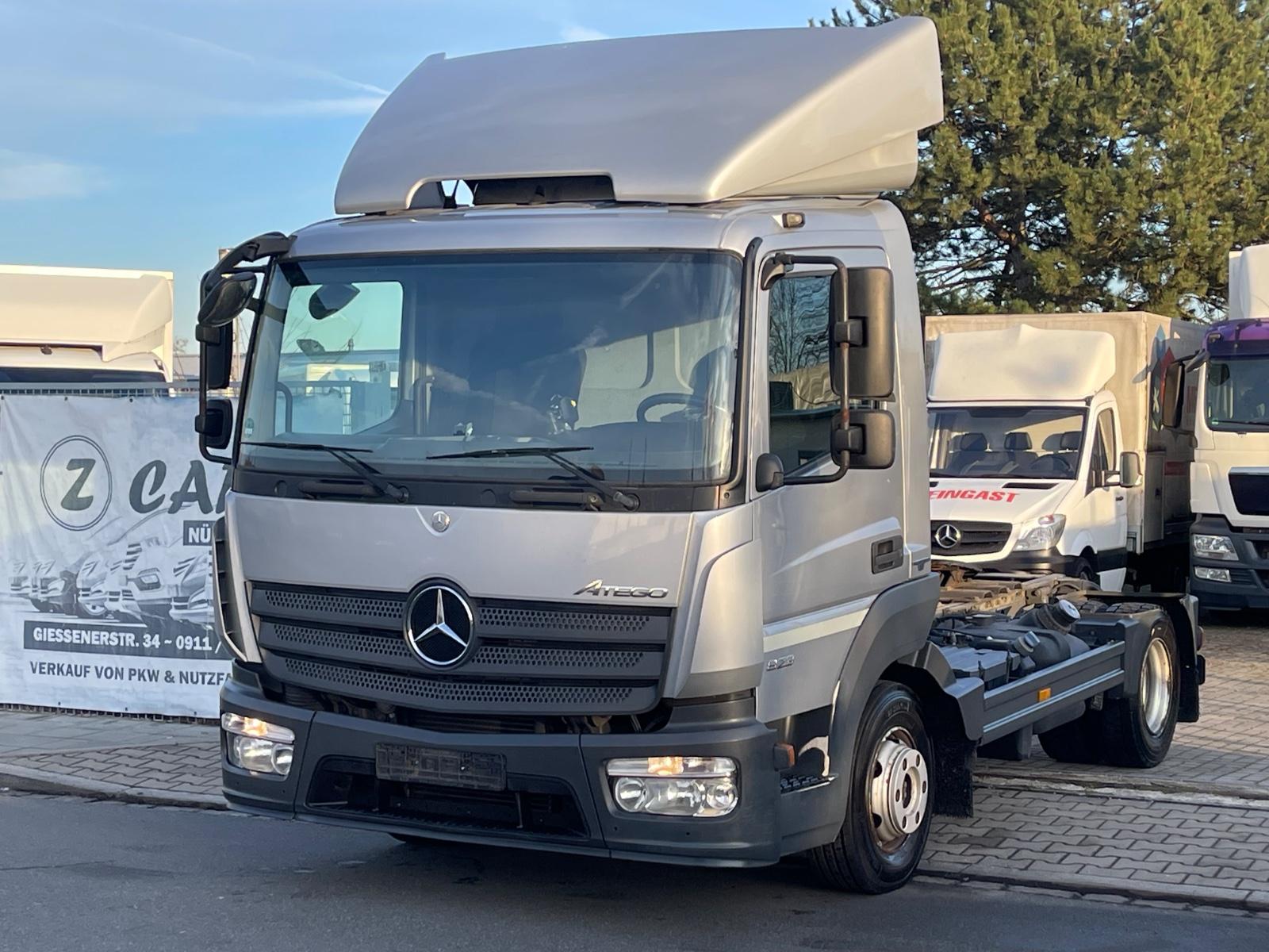 Mercedes-Benz Atego 823 Sattelzugmaschine