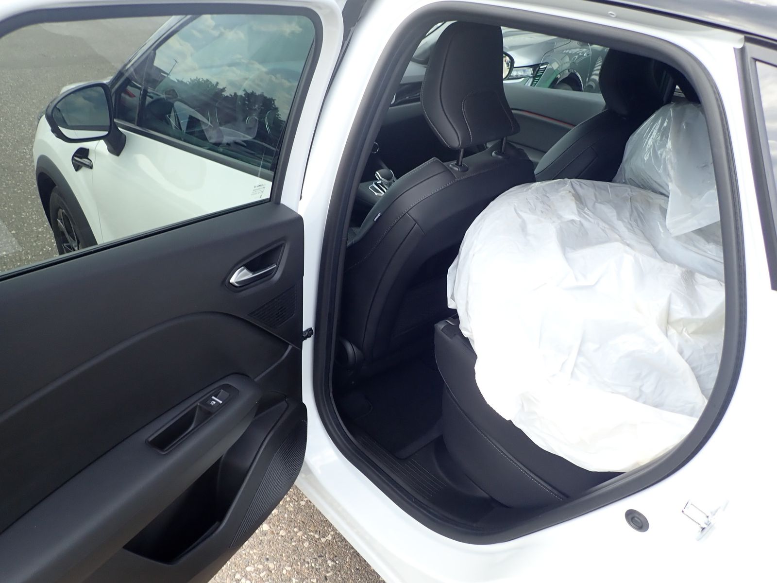 Fahrzeugabbildung Renault Captur Rive Gauche TCe 160 EDC