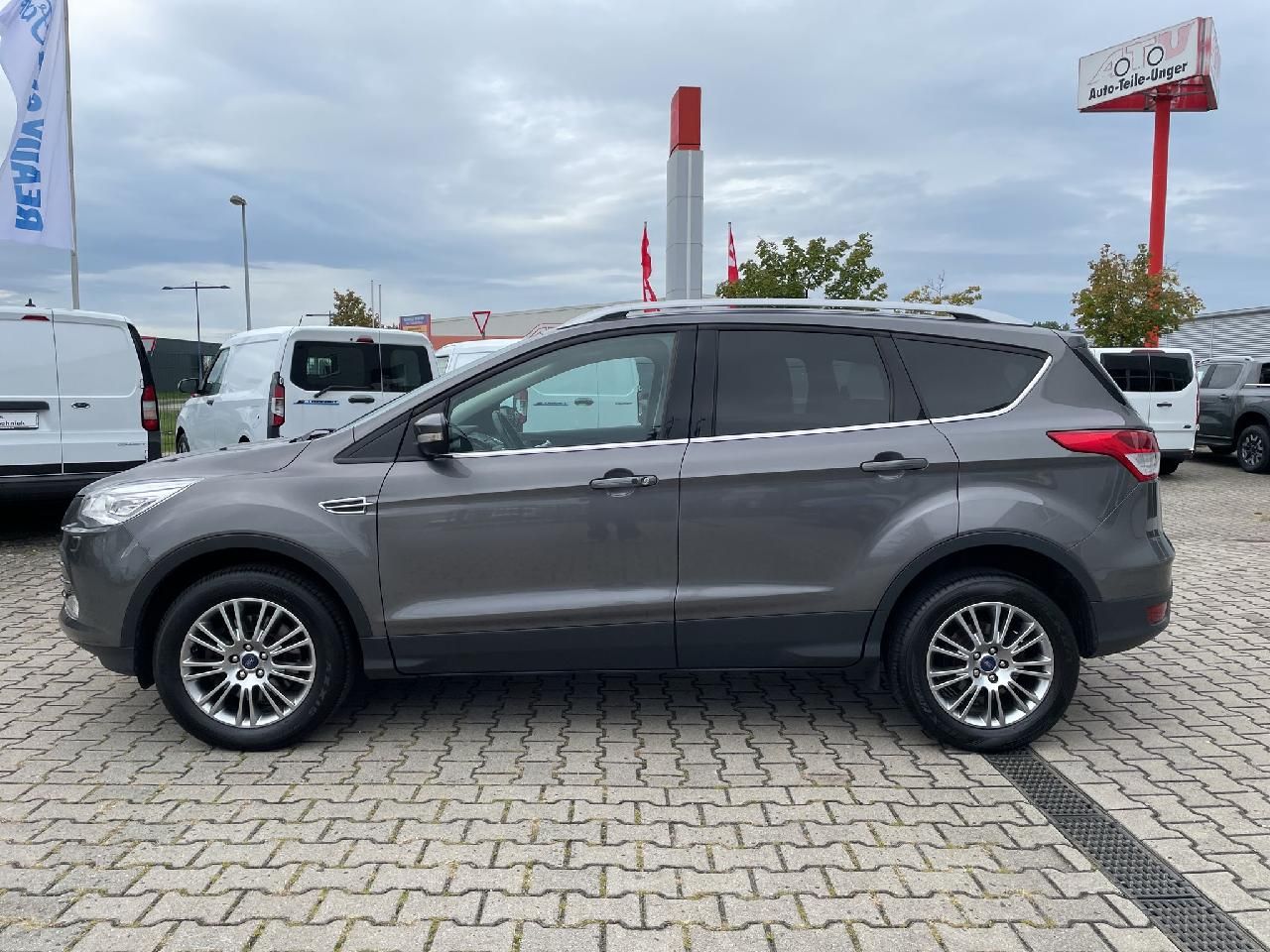Fahrzeugabbildung Ford Kuga Titanium