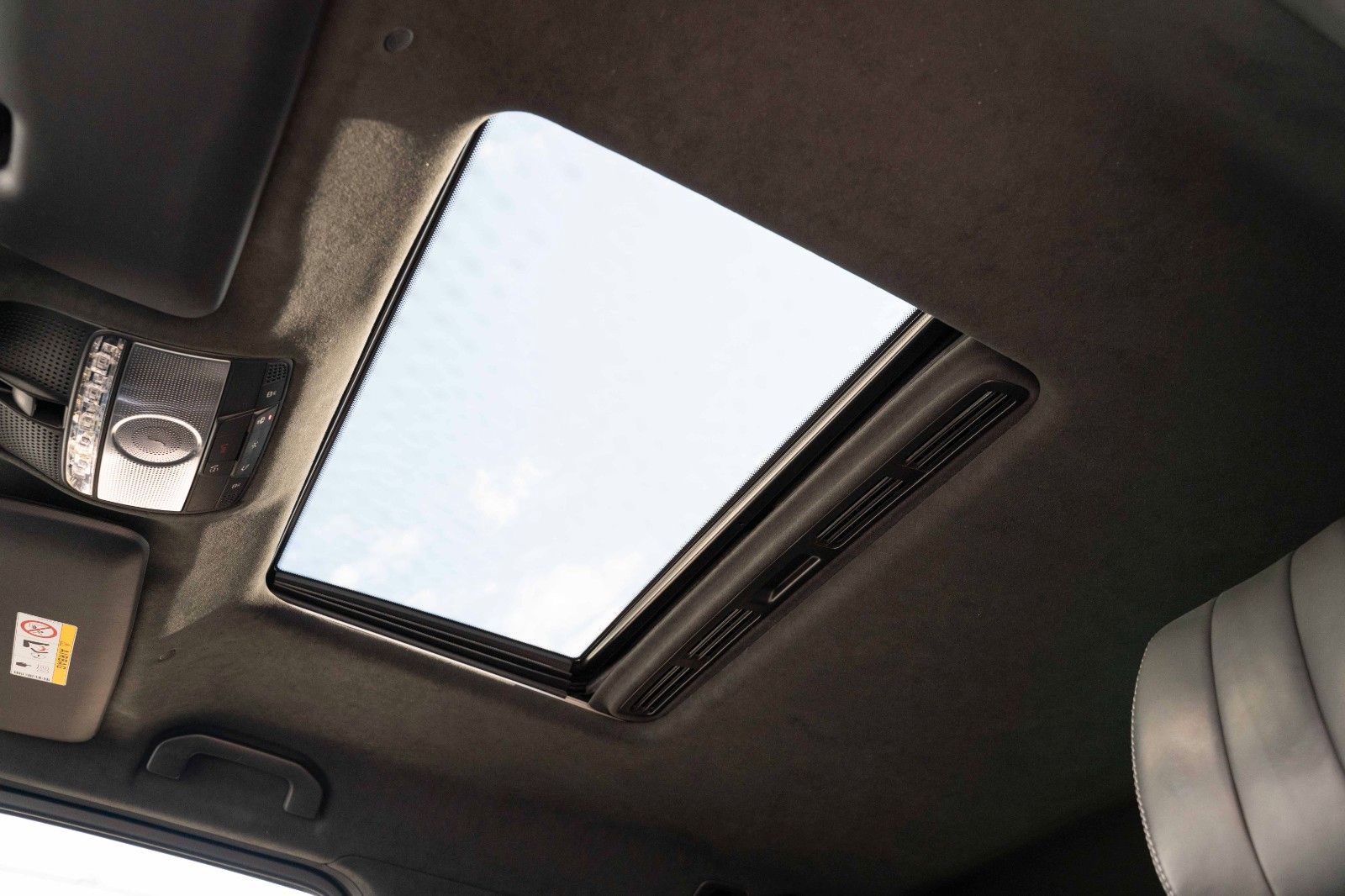 Fahrzeugabbildung Mercedes-Benz G 63 AMG MATT 8FACH GARANTIE AHK BURMESTER 360°