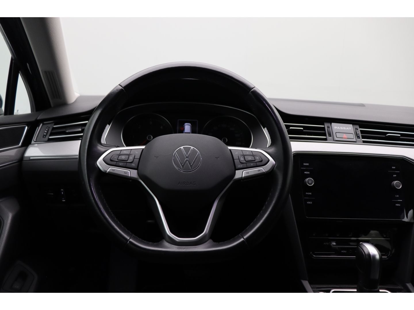 Fahrzeugabbildung Volkswagen Passat Variant 2.0 Business 3-Zonen-Klima Kamera