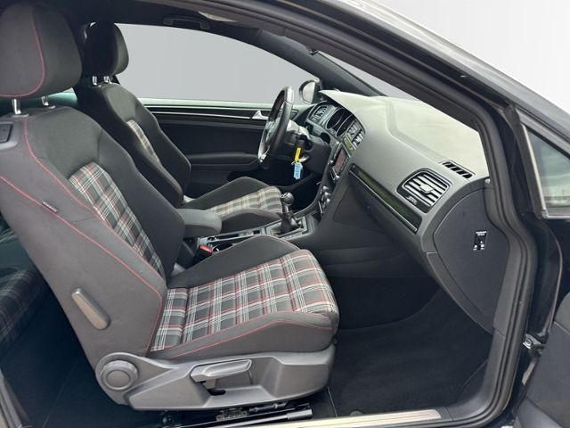 Golf VII 2.0 GTI BI-XENON+NAVI+KLIMA+AHK+GRA+SHZ