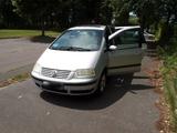 Volkswagen Sharan 1.8T Benzin/LPG 2002 - Volkswagen Sharan mit Benzin-Antrieb: Kleinbus, Automatik, 1.8