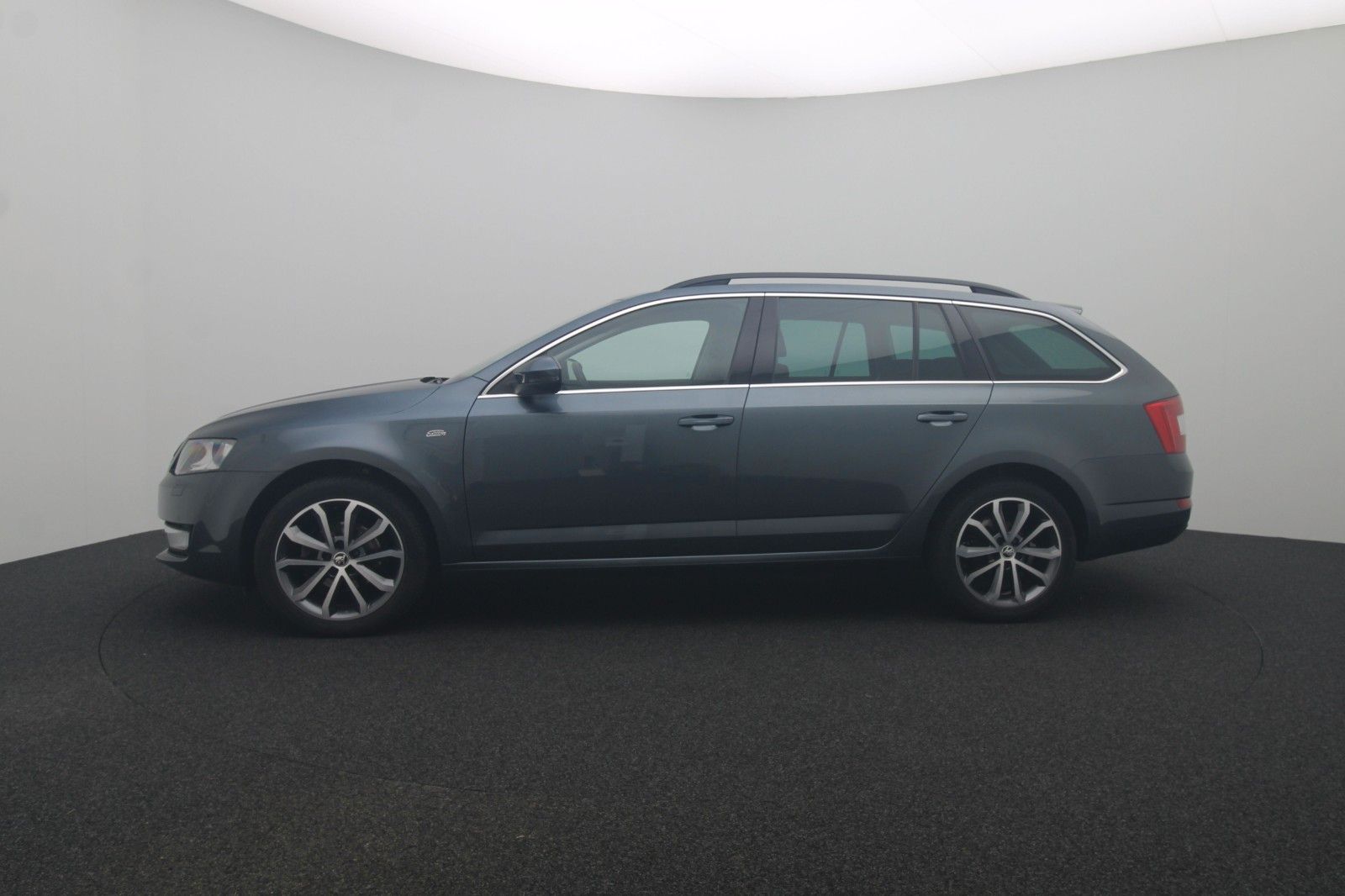 Fahrzeugabbildung SKODA Octavia 1.2 Combi Edition 1.Hand