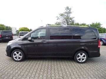 Mercedes V 220 - 1