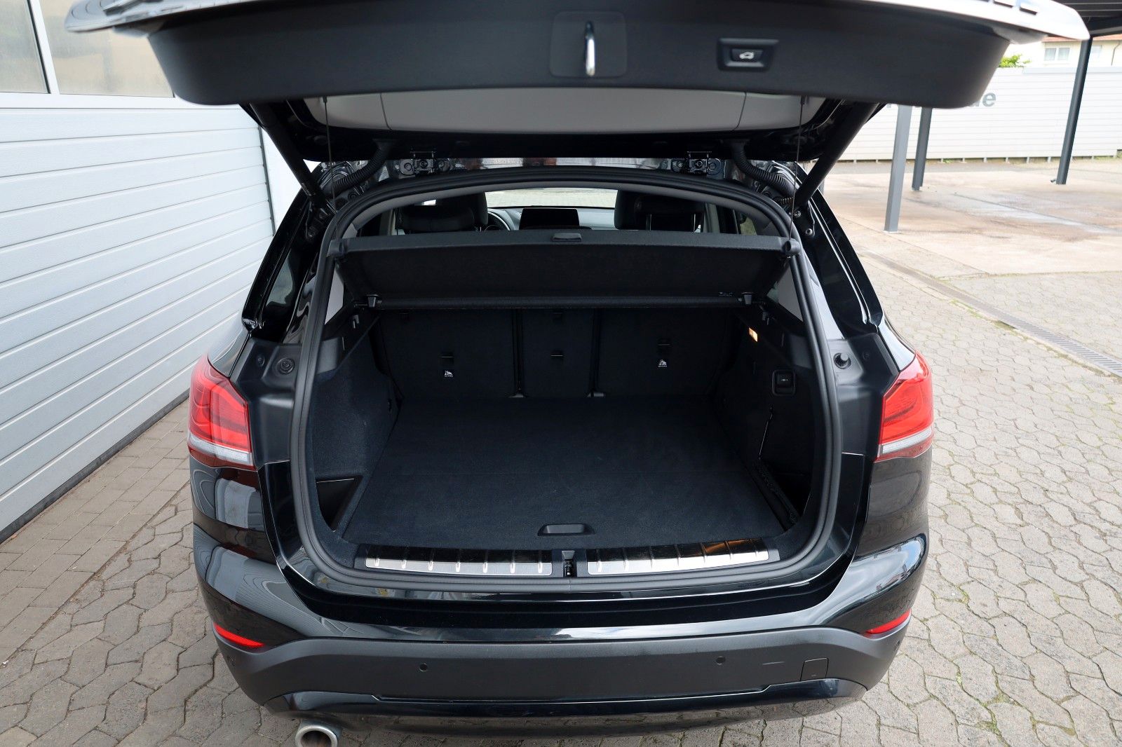 Fahrzeugabbildung BMW X1 xDrive25e Advantage,Leder,Navi,LED,HUD,Kamera