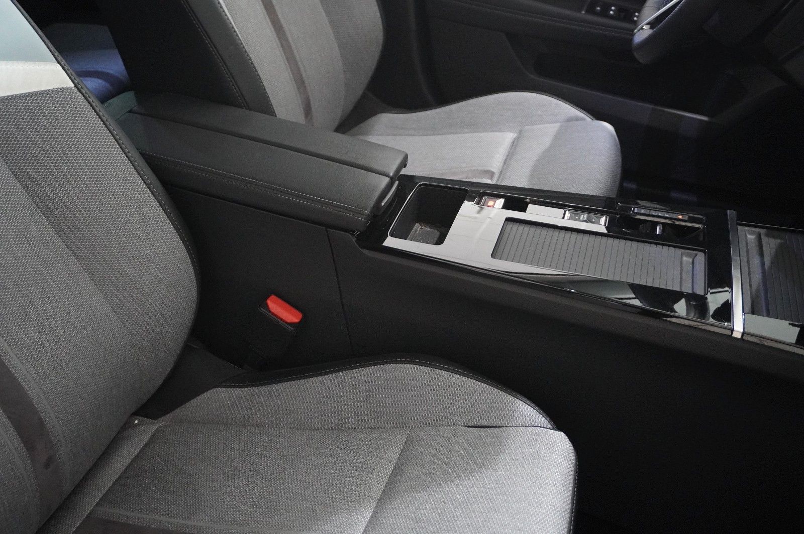 Fahrzeugabbildung Opel Astra L ST 1.5D ELEGANCE NAVI/LED/KAMERA/SHZ/DAB