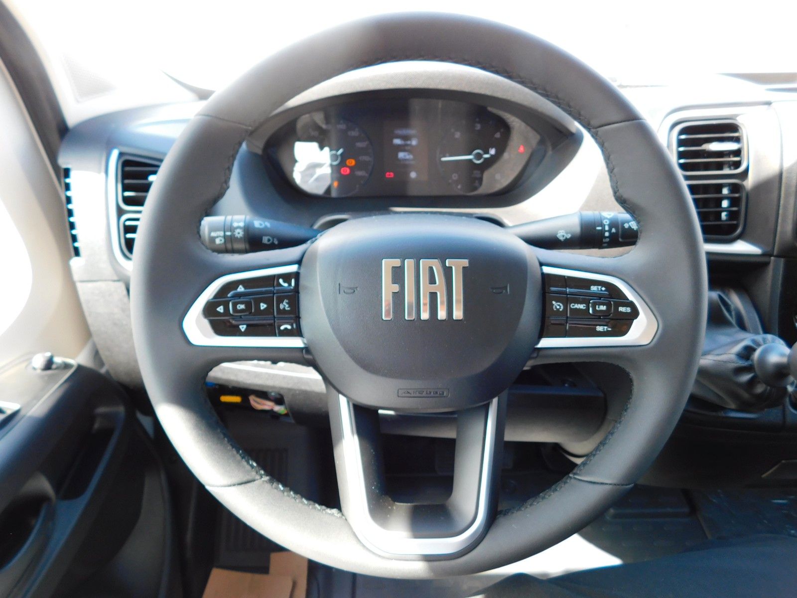 Fahrzeugabbildung Fiat Ducato Kasten 33 L2H2