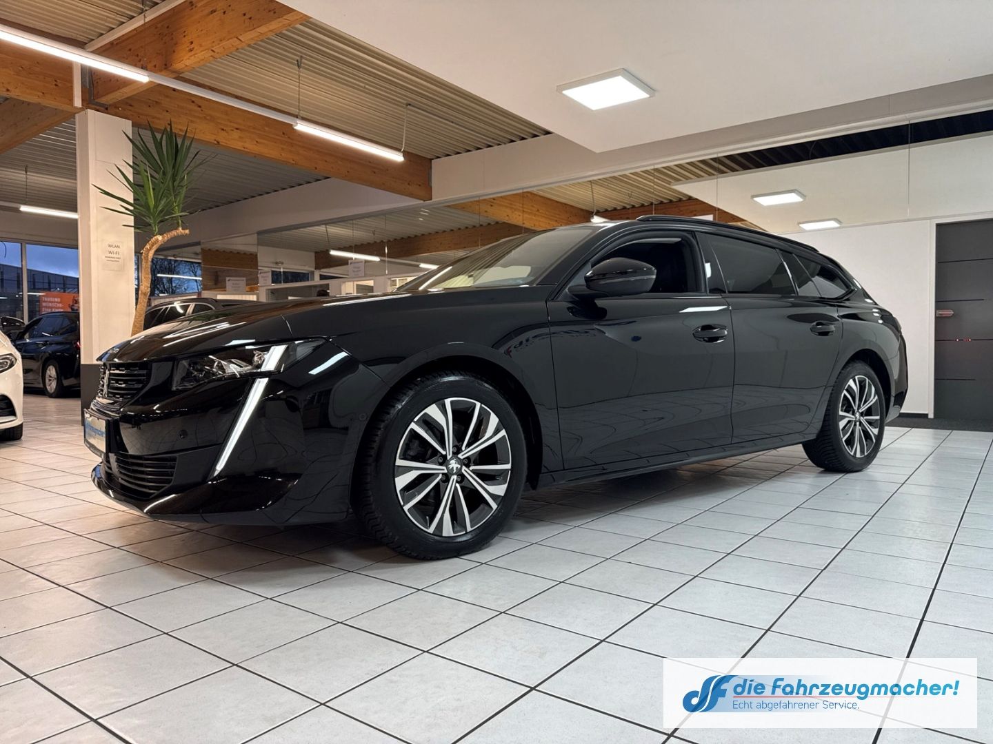 Fahrzeugabbildung Peugeot 508 SW Allure Pack Navi 360 Kamera ACC 2-Zonen-K