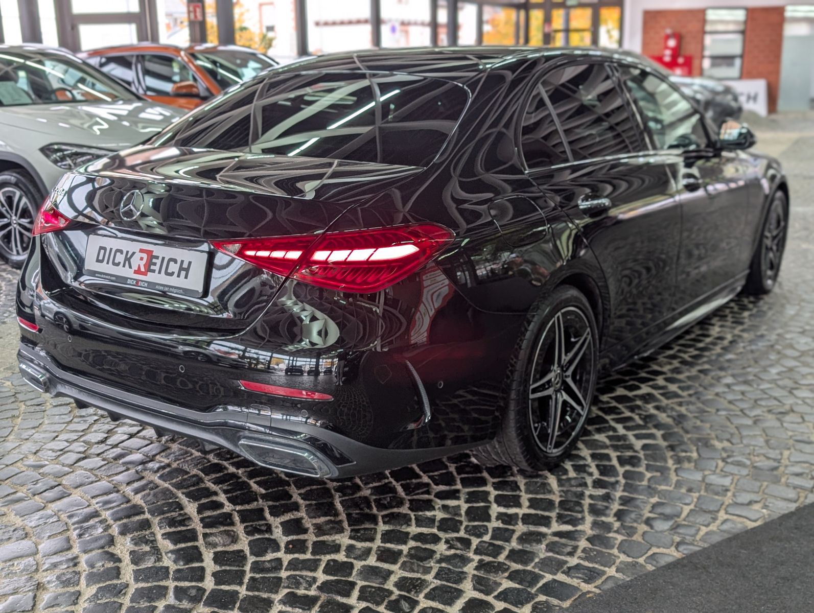 Fahrzeugabbildung Mercedes-Benz C 220 d AMG Night DIG. LIGHT MEMO IHC+ LEDER KAM