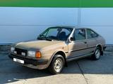 Skoda Rapid 130 5speed 58PS 1.Hand!!! Schiebedach AHK - Skoda mit Benzin-Antrieb: Coupé