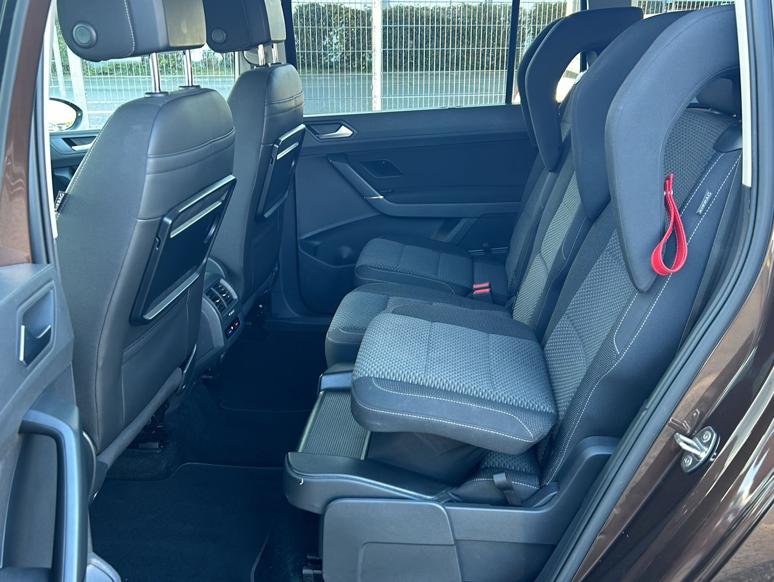 Fahrzeugabbildung Volkswagen Touran 1,4 TSI Comfortline 7 Sitzer