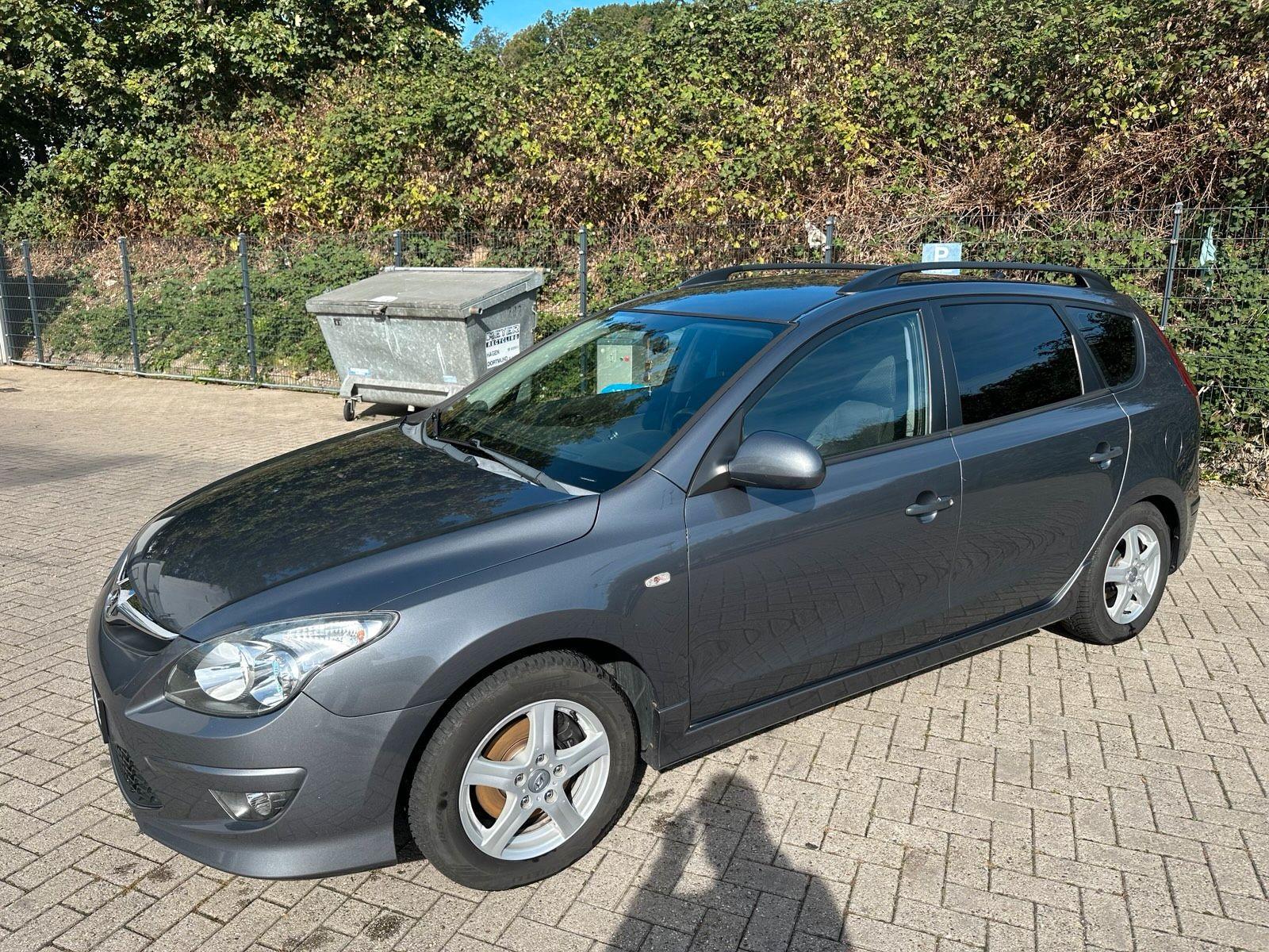 Hyundai i30 2011 — photo 7