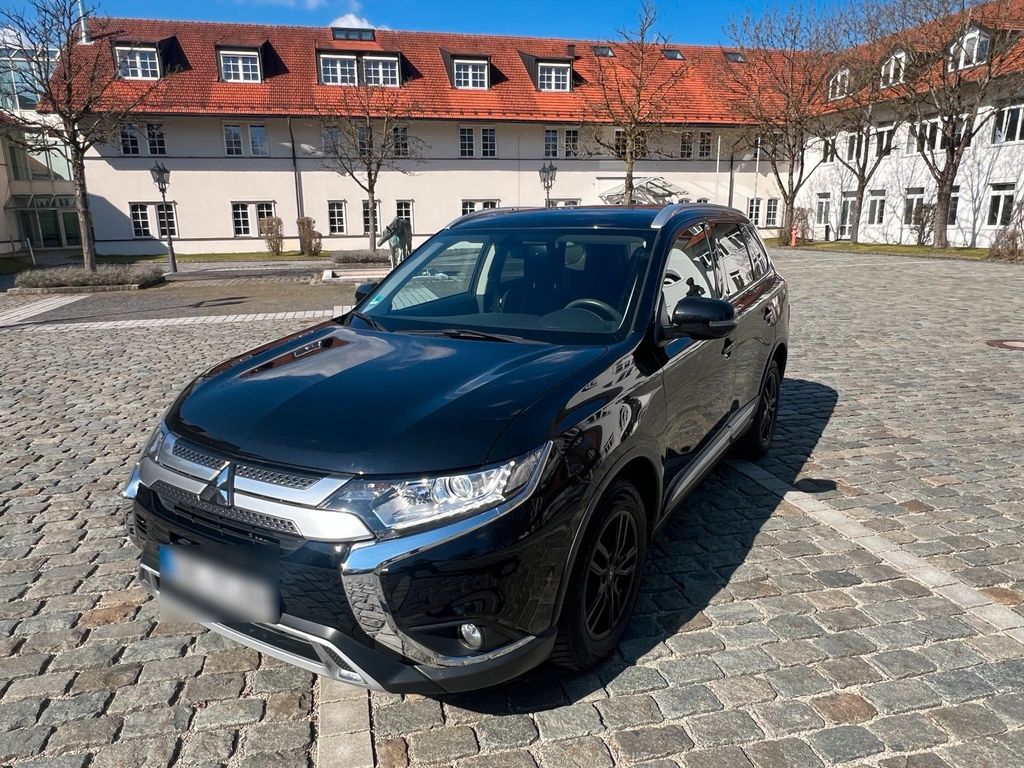Image of Mitsubishi Outlander