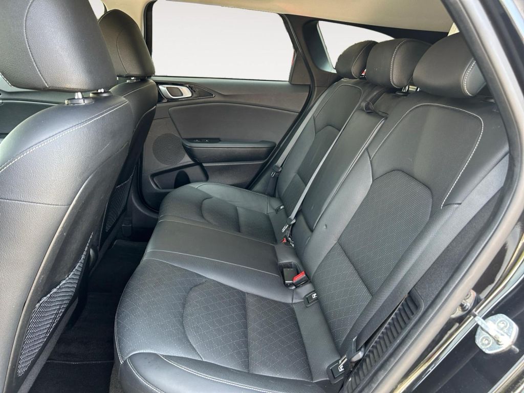 Fahrzeugabbildung Kia Ceed SW 1.6 GDI DCT OPF Plug-in-Hybrid Platinum