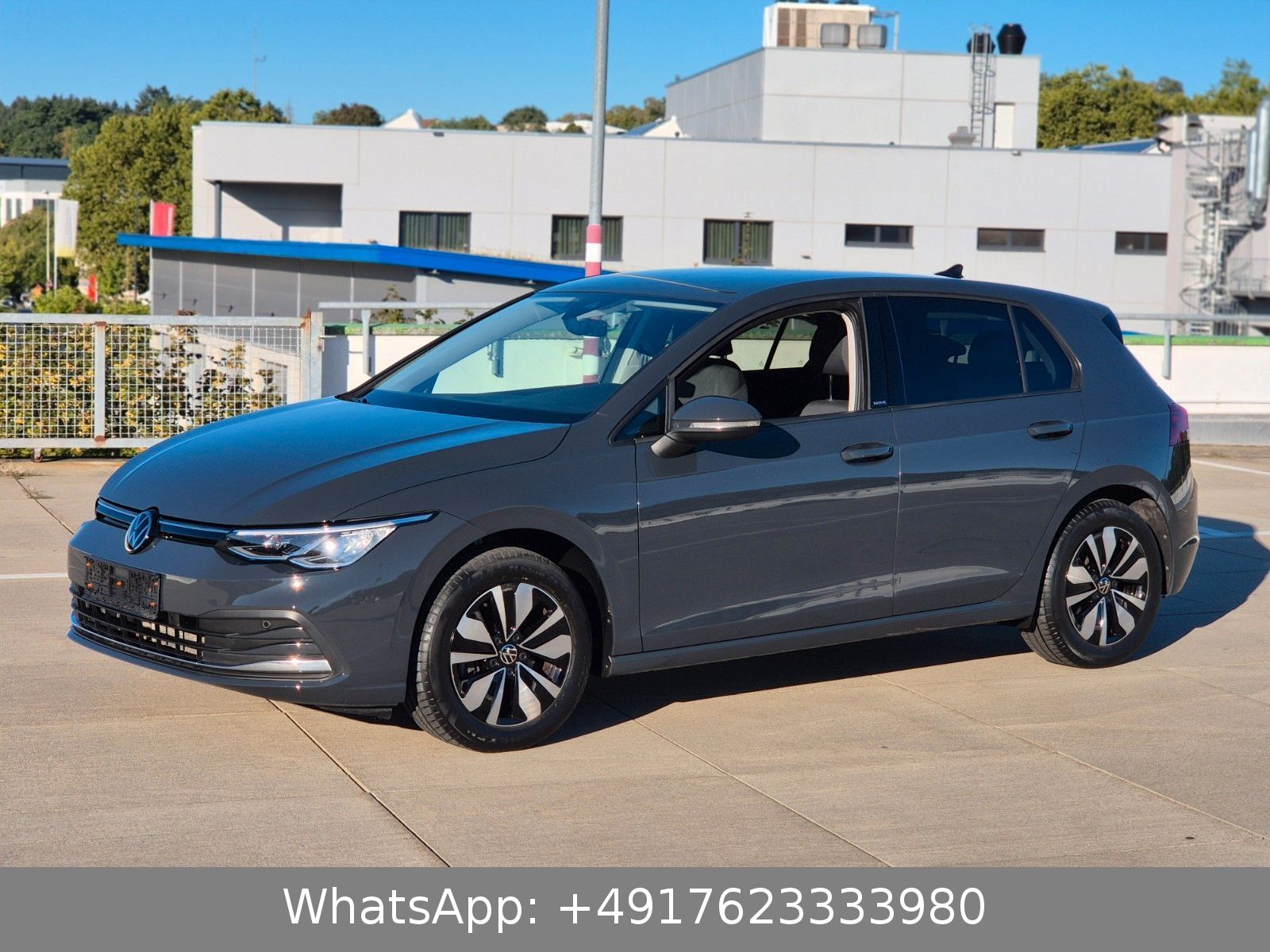 Volkswagen Golf - 1