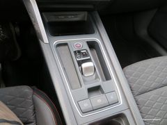 SEAT Leon 1.5 eTSI FR DSG Infotain Fahrass Rfk Pano SEAT Leon 1.5 eTSI FR DSG Infotain Fahrass Rfk Pano