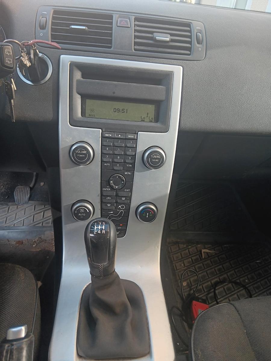 Volvo V50 2010 — photo 8