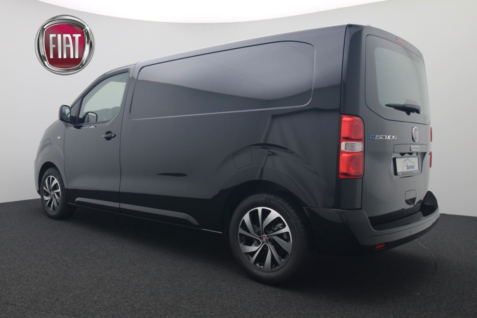 Fahrzeugabbildung Fiat E-Scudo Kastenwagen SX L2 75kWh sofort!