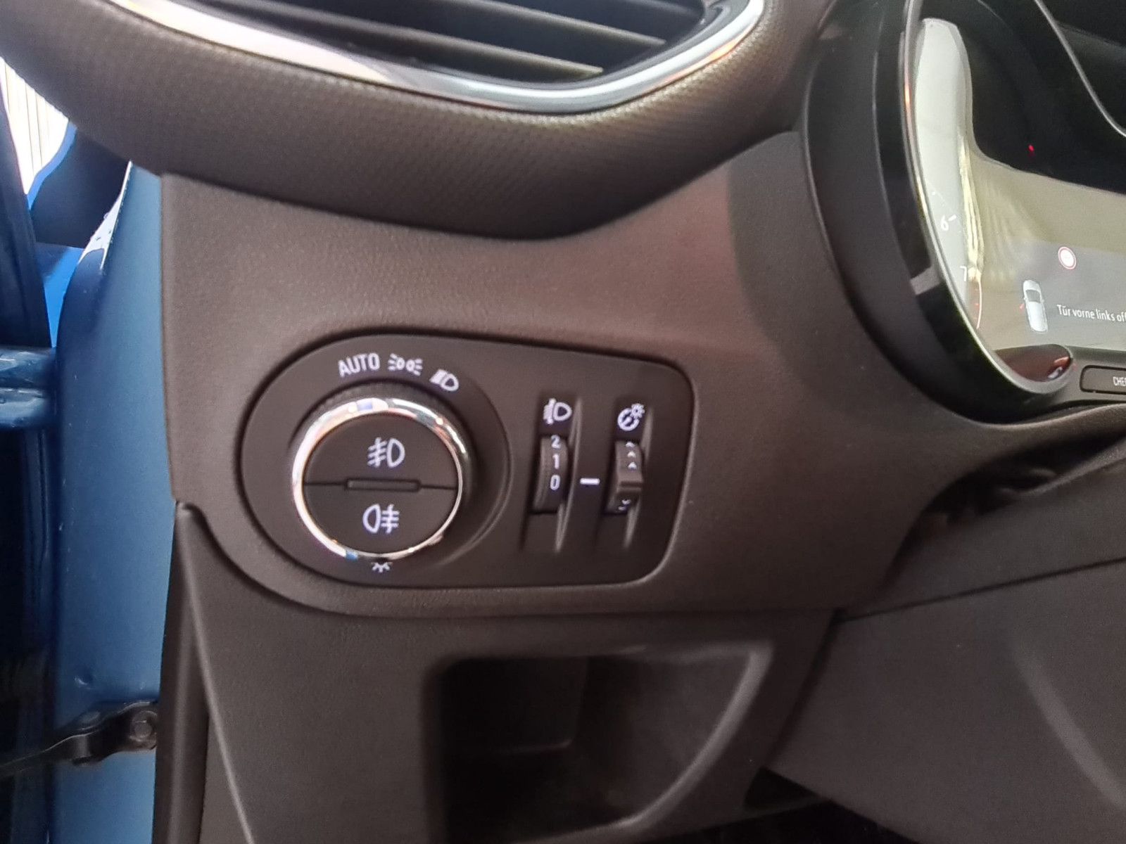 Fahrzeugabbildung Opel Crossland (X)1.2 DI Turbo /KLIMA / NAVI / KAMERA
