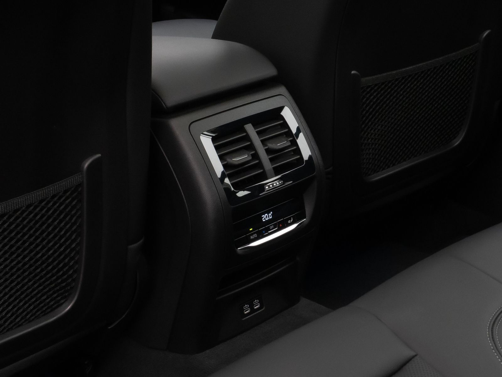 Fahrzeugabbildung BMW X3 xD30e M Sport Panorama 360° HUD DAB HiFi AHK