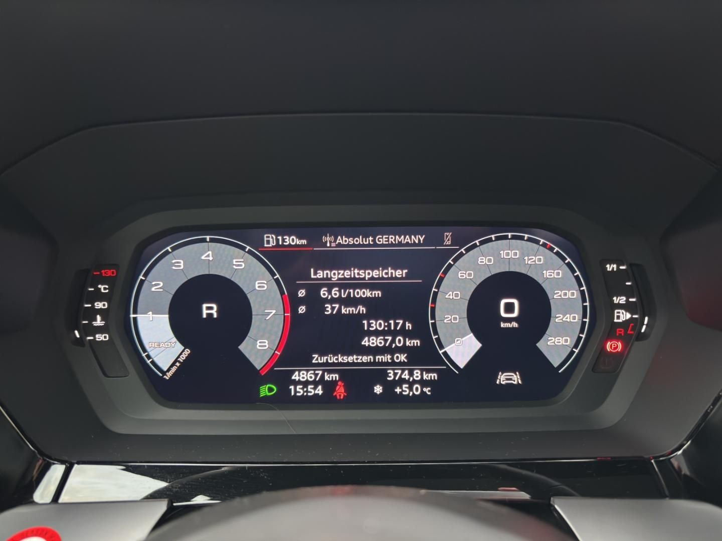 Fahrzeugabbildung Audi A3 Limousine advanced 30 TFSI S tronic Pano AHK