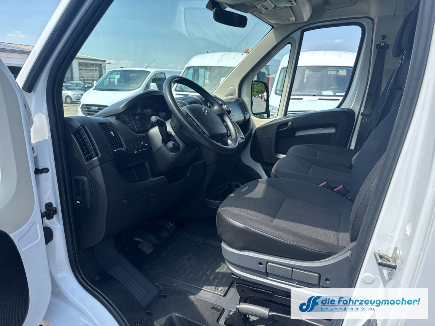 Fahrzeugabbildung Citroën Jumper DoKa Pritsche 35 L4H2 Control Heavy HDi 1