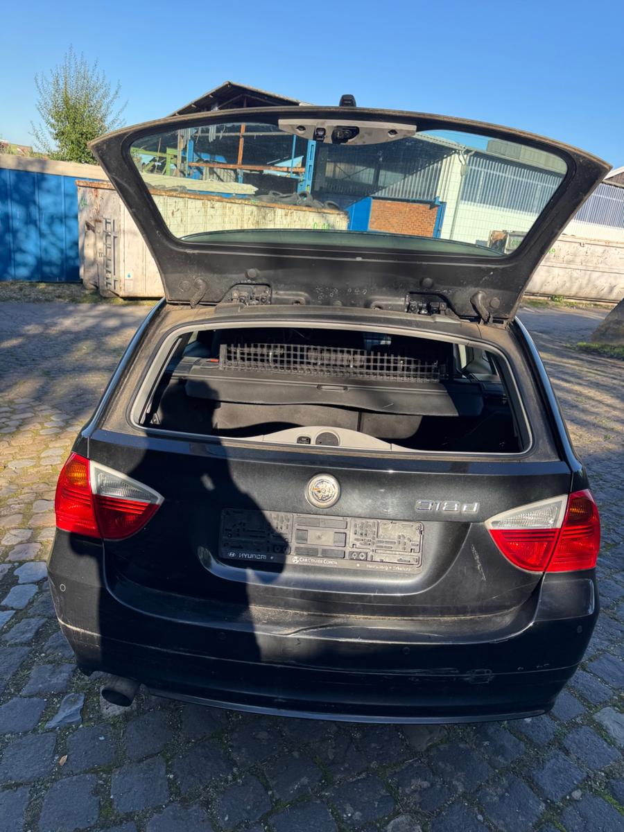 BMW 318 2006 — photo 11