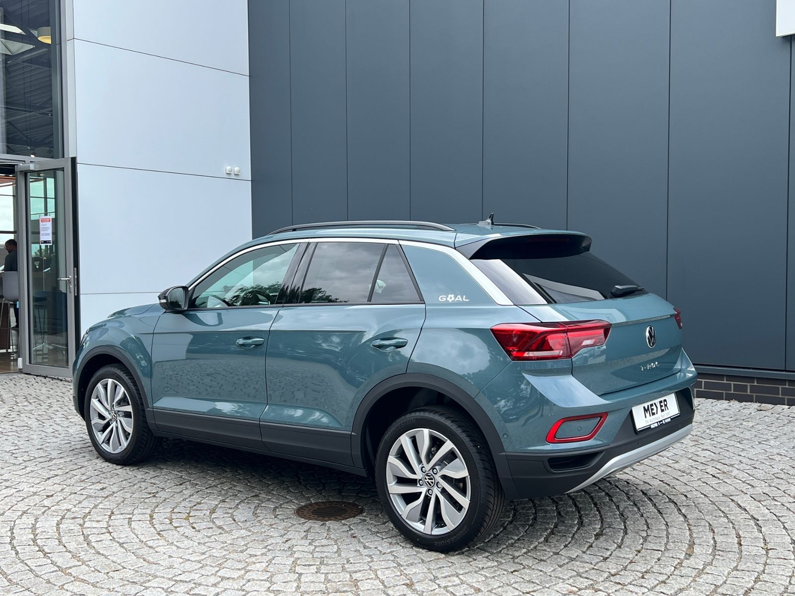 Fahrzeugabbildung Volkswagen T-Roc  GOAL 1.5 TSI DSG *AHK, Navi, Plus-Paket*